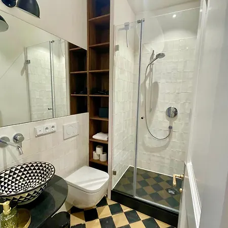 Loft Ueber Apartman *