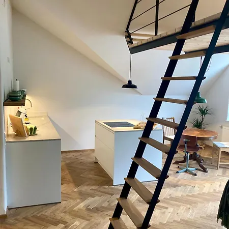 Loft Ueber Apartment